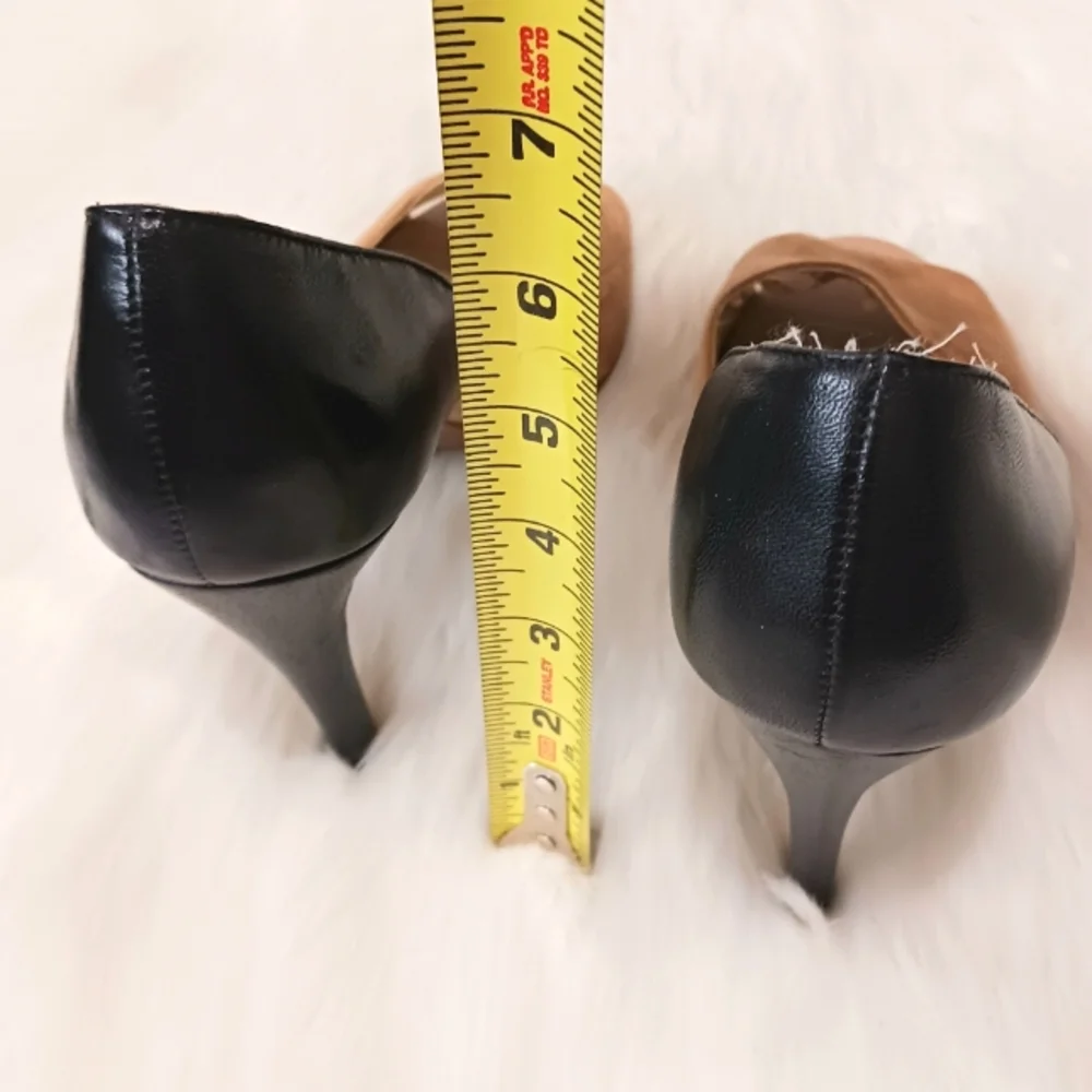 Coach and Four Women's Anna Camel Suede High Heels Sz 9.5M - Picture 6 of 11